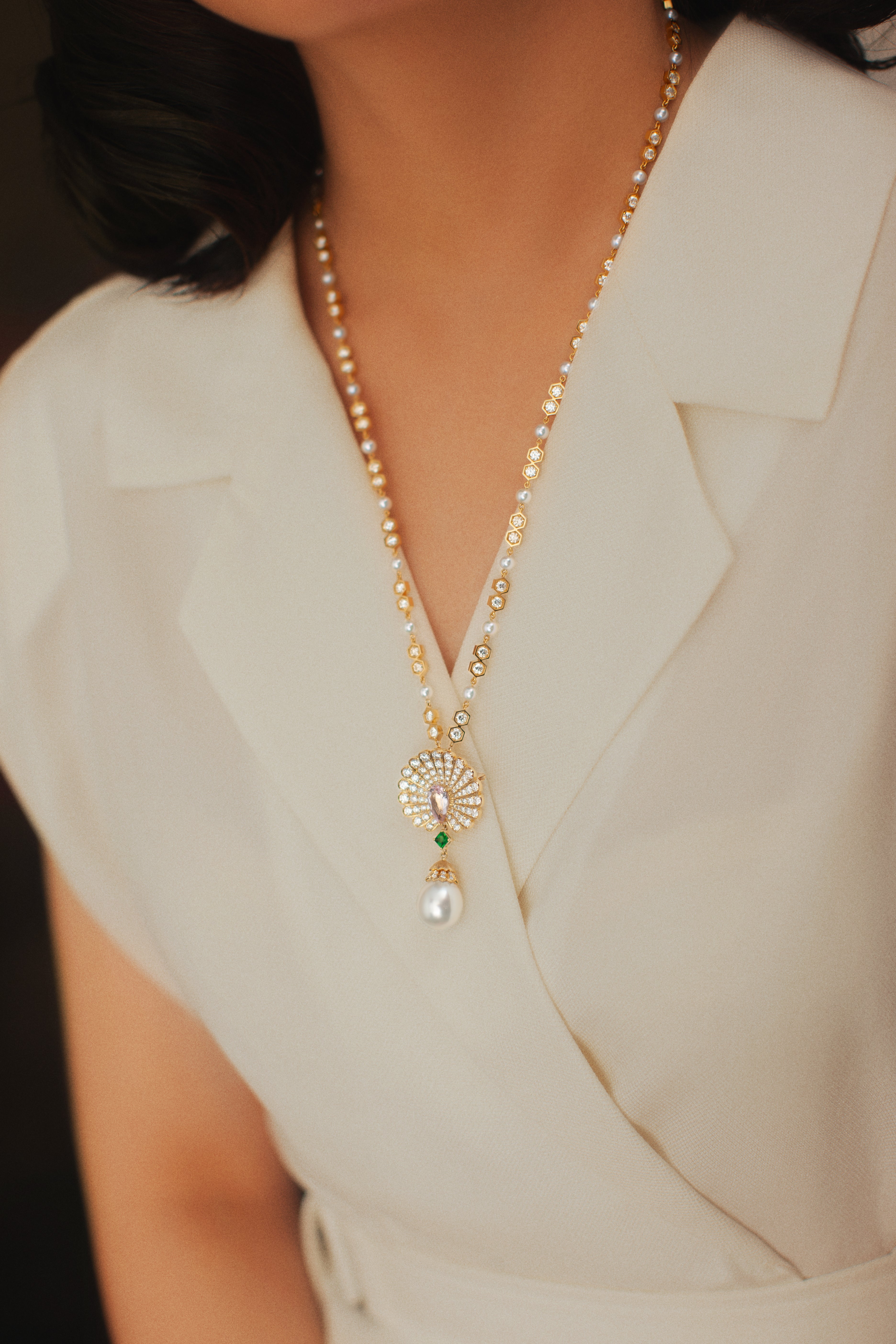 The Venus Pendant/Brooch